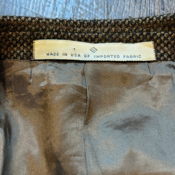 Joseph Abboud Sport Coat (41L) - Picture 2 of 9
